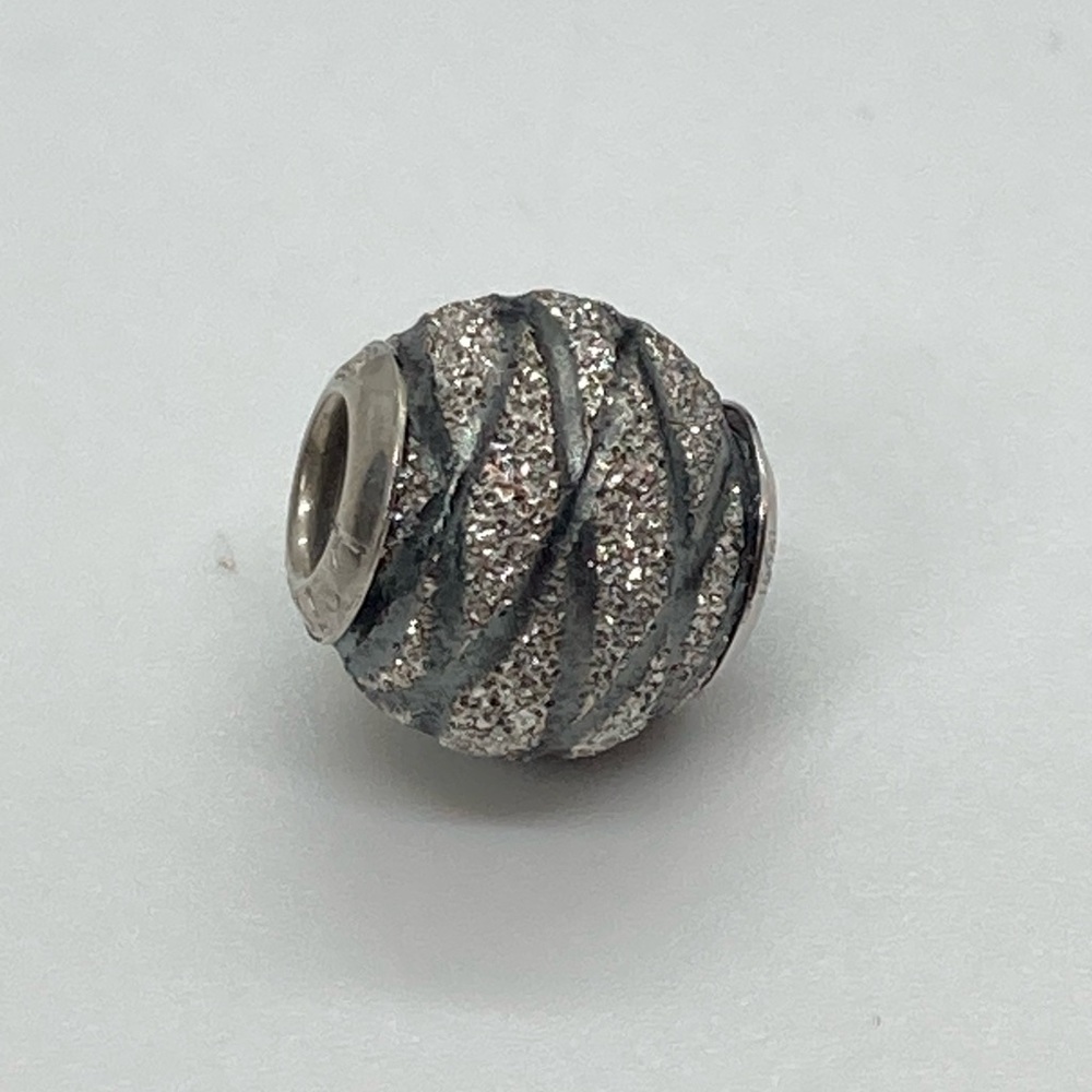 Persona 925 Sterling Silver Glitter Criss-Cross Design Charm Bead